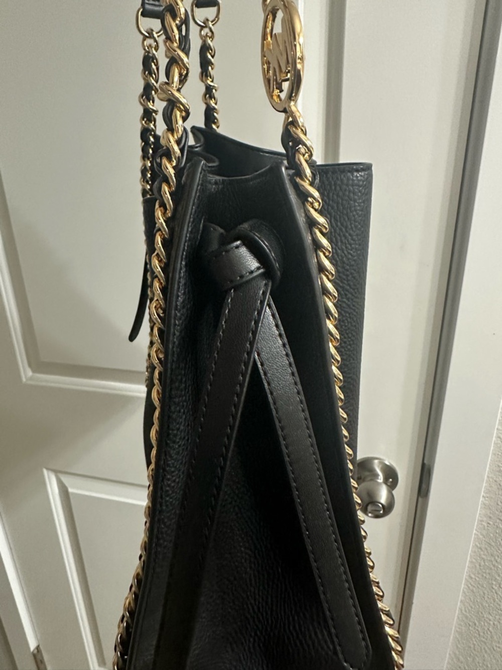 SALE! TODAY ONLY! MK Black Leather Bag with Gold Chain Trim and matching wallet - Picture 2 of 10
